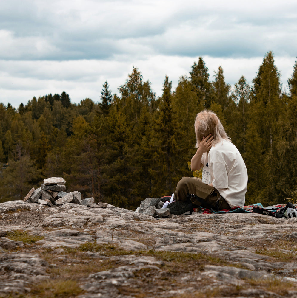 Digital Detox: Reclaiming Calm in a Hyperconnected World